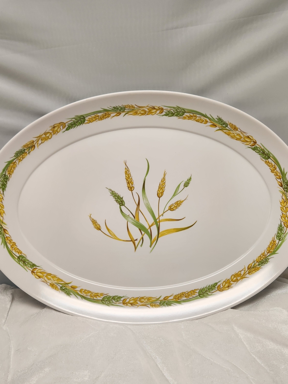 Brookpark White Wheat-Accent Oval Serving Platter 21x15